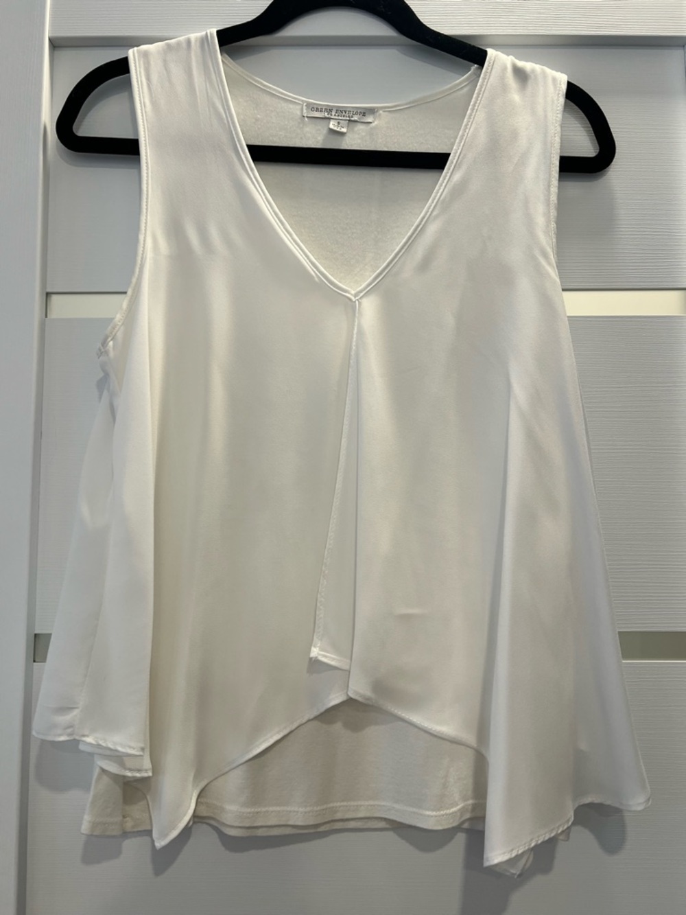Green Envelope White Sleeveless Blouse Womens S Layered V Neck Flowy Top